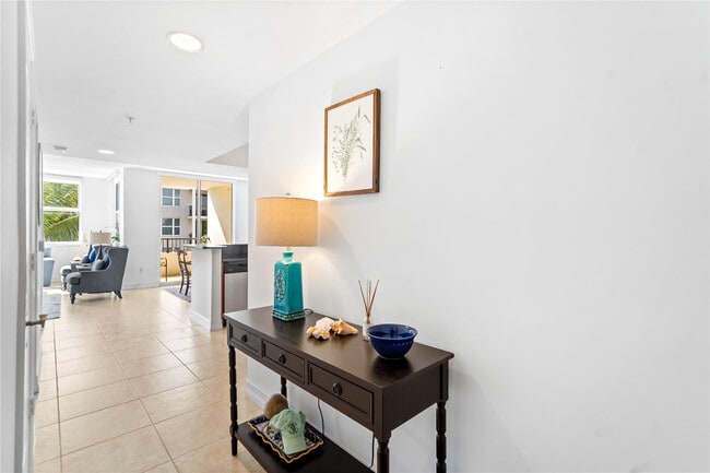 Building Photo - 101 SE 20th Ave