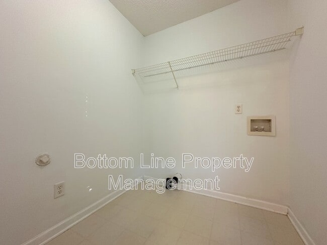 Building Photo - 131 Camforth Dr