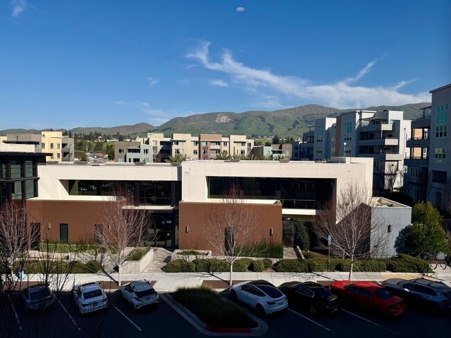 Building Photo - $3990 / 3 BR - GORGEOUS 2020 MODEL CONDO IN THE WARM SPRINGS AREA OF SOUTH FREMONT