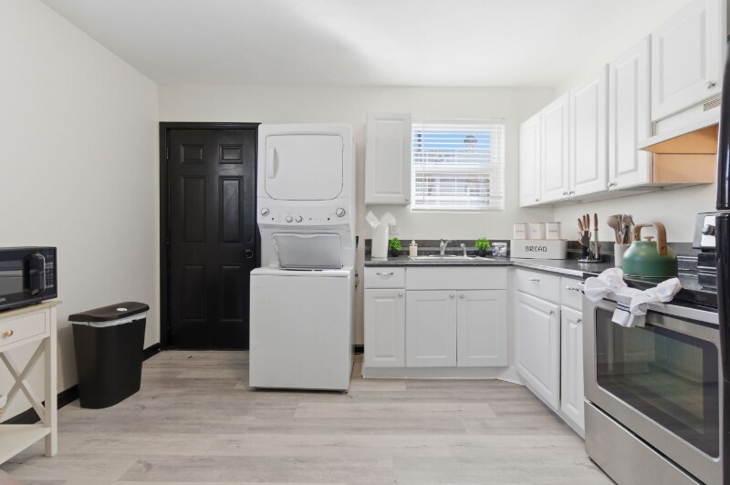 Building Photo - 361 Cherry St