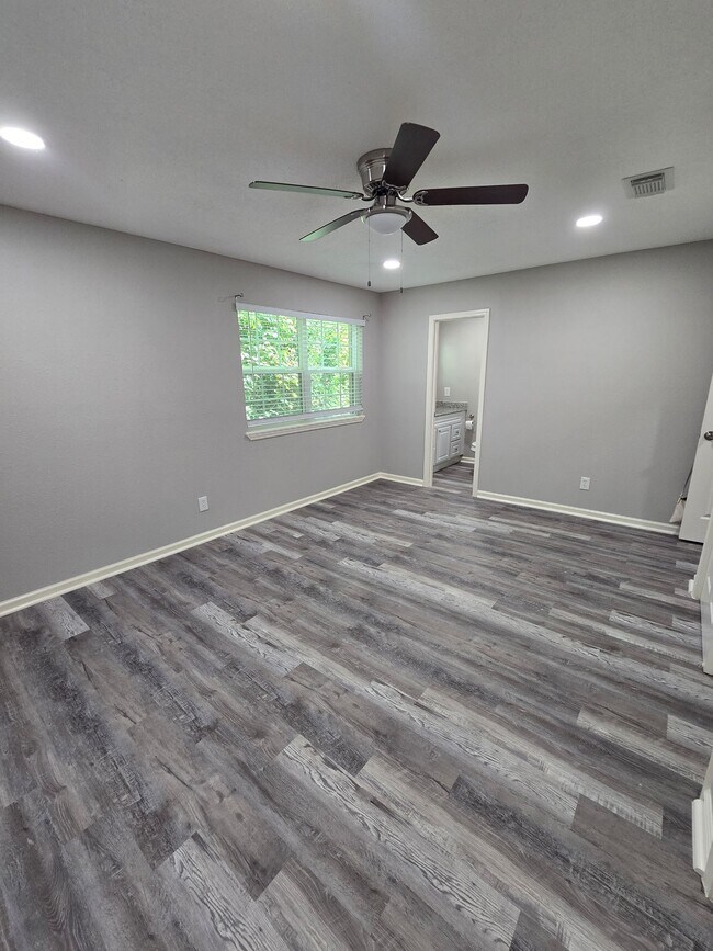 Building Photo - 205 Winter Park
