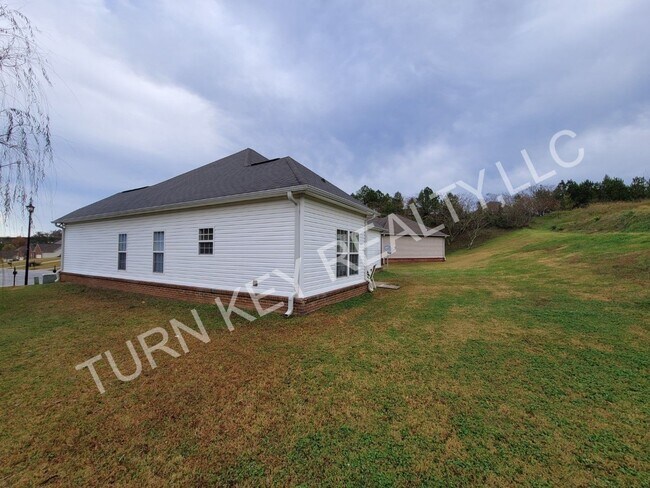 Building Photo - Home for rent in Gardendale