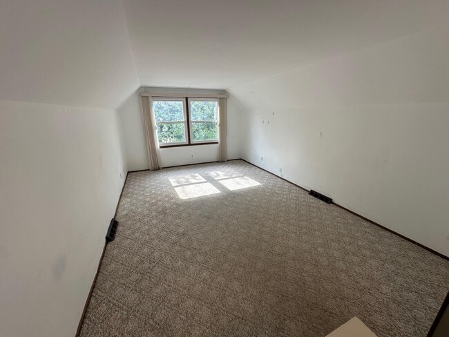 Building Photo - 5270 S 26th St