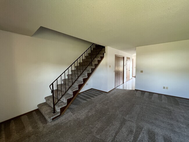 Building Photo - 1509 Devney Dr