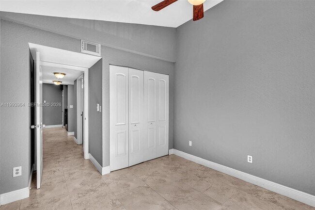 Building Photo - 2881 N Oakland Forest Dr