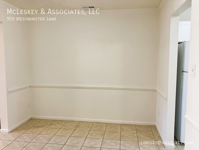 Building Photo - 909 Westminster Ln