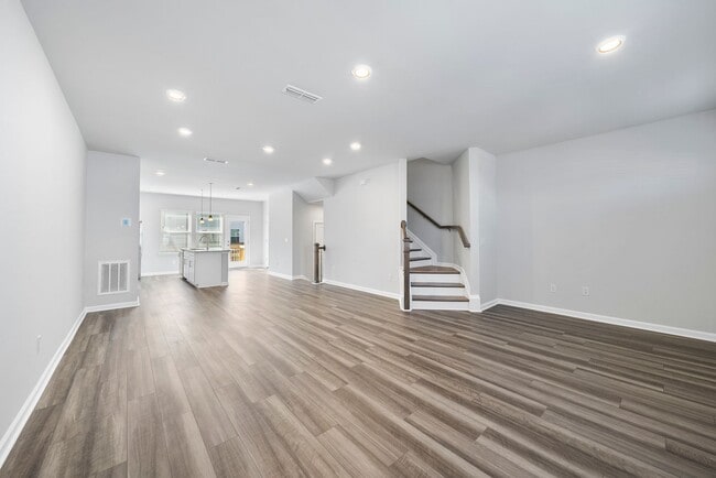 Building Photo - Convenient New Construction Townhome in Durham - Easy commute to RTP, Brier Creek, Airport