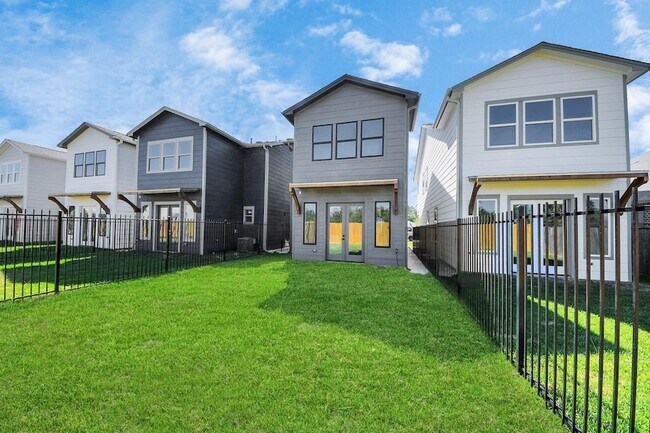 Building Photo - 6312 Milwee St