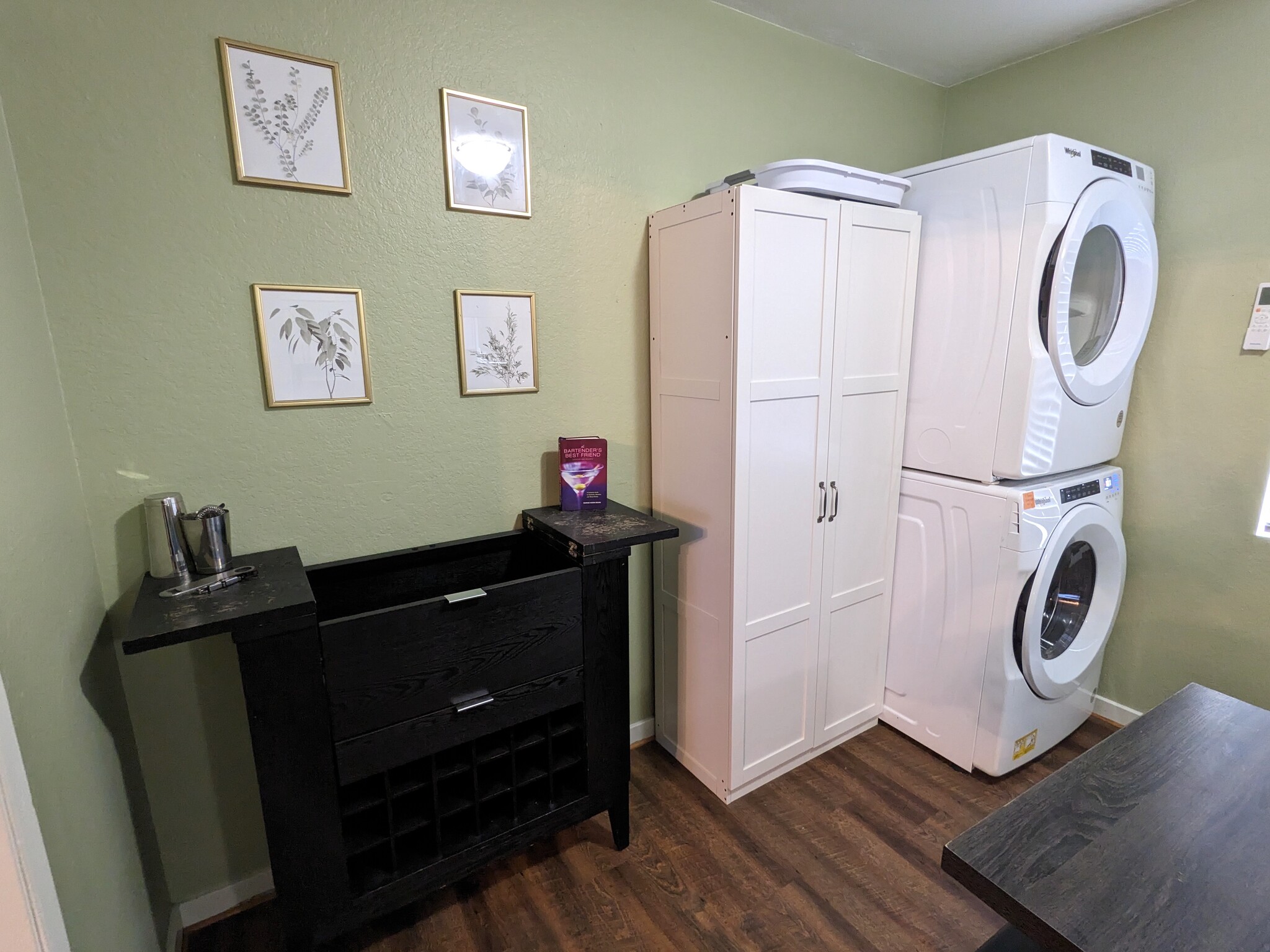 Building Photo - 1634 W 104th St