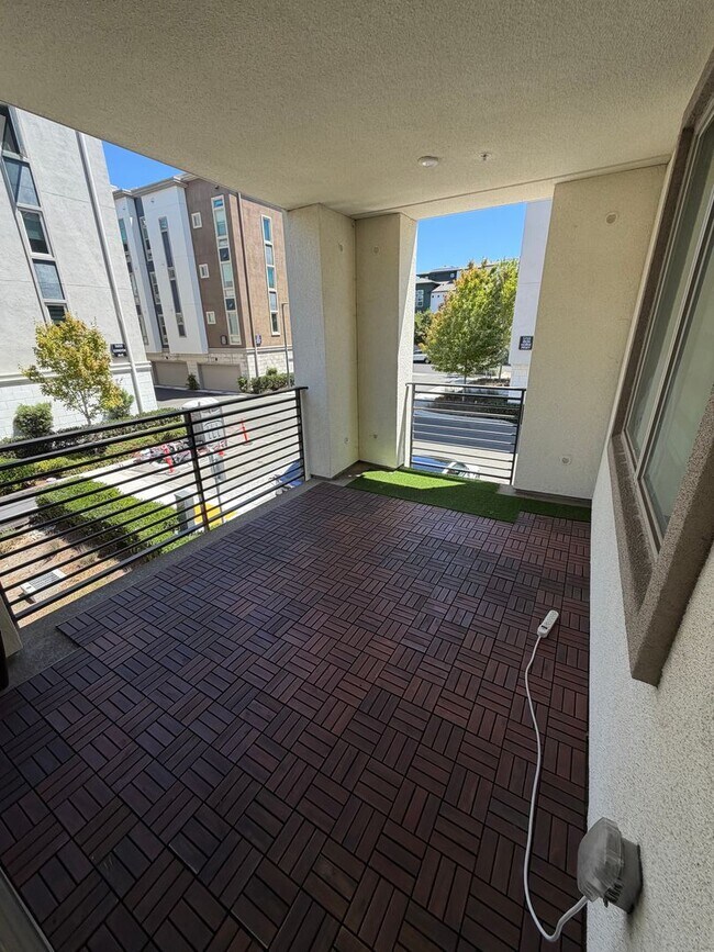 Building Photo - Bright and Spacious 5BD/3BA Condo in Desirable Boulevards Dublin Community!