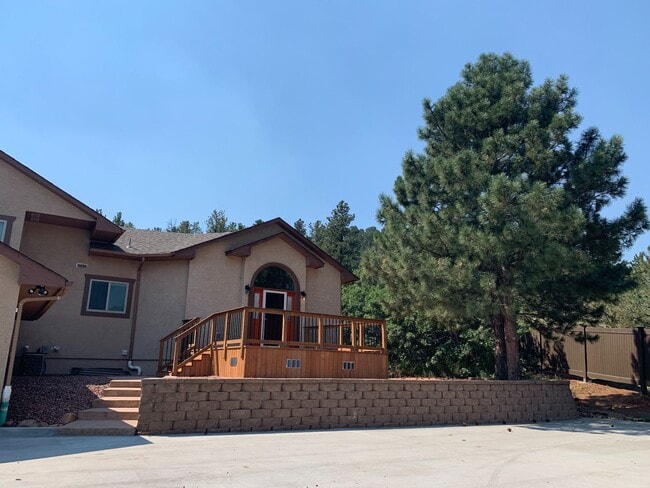 Building Photo - Beautifully updated home on 5 acres