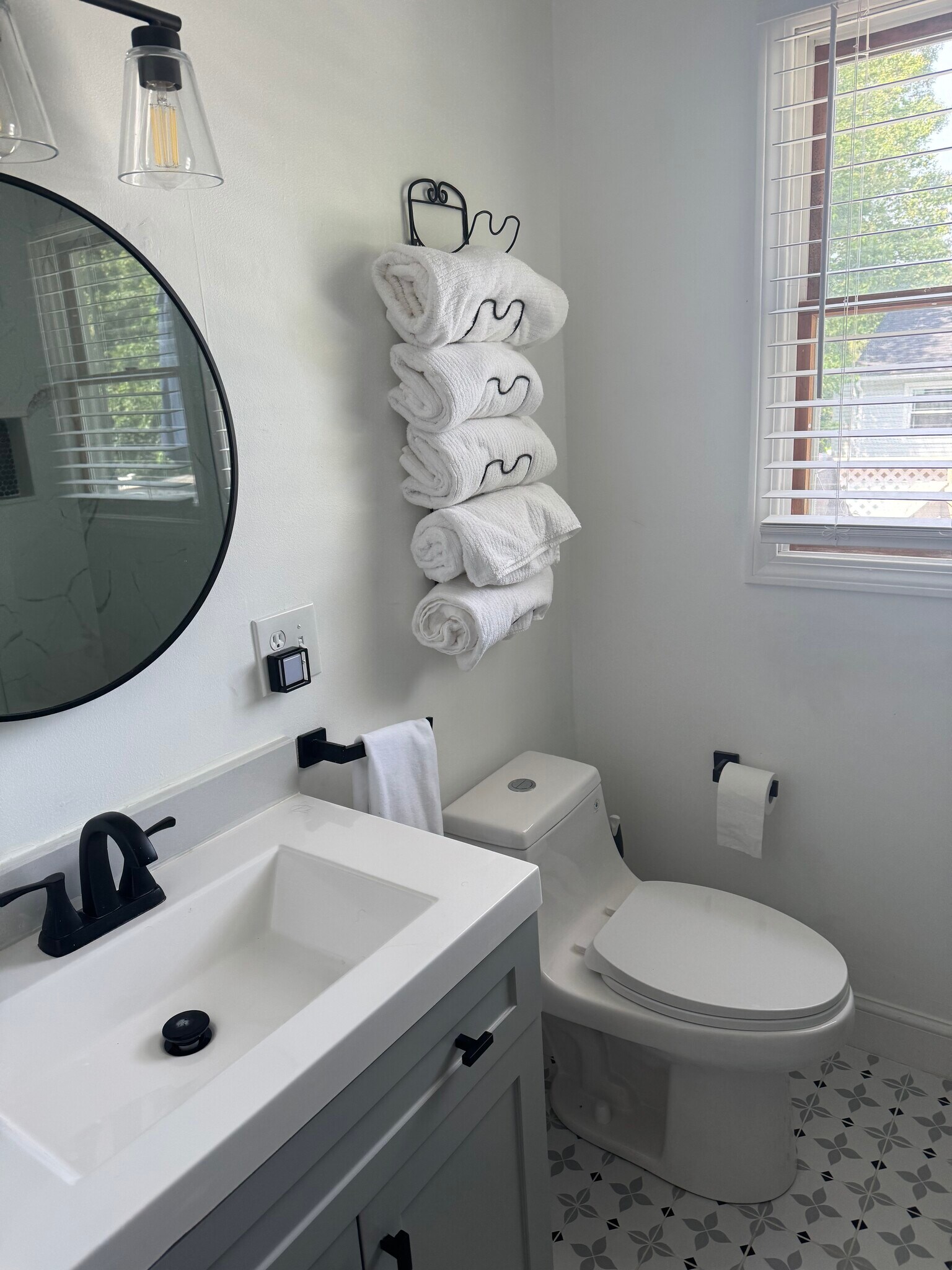 Building Photo - 6 Wood Sorrel Trl