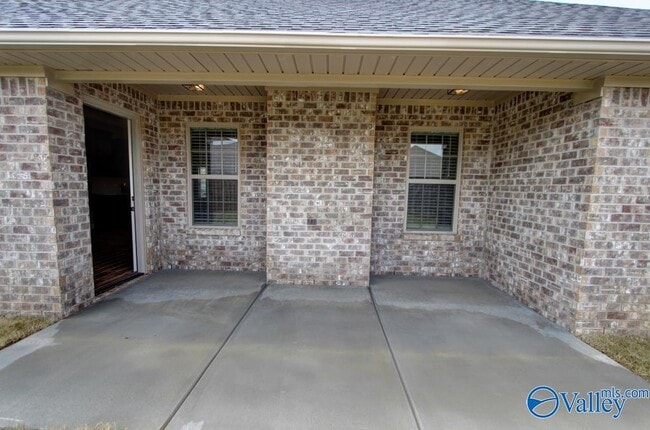 Building Photo - 22947 Pin Oak Dr