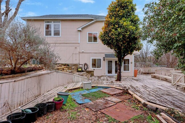 Building Photo - 1100 Silverton Ct