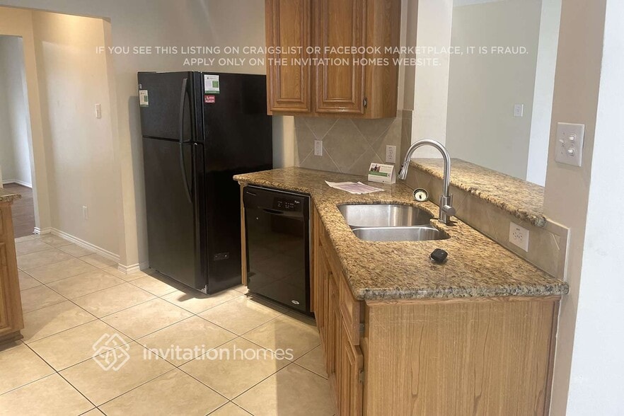 Building Photo - 3208 Waterglen Ct