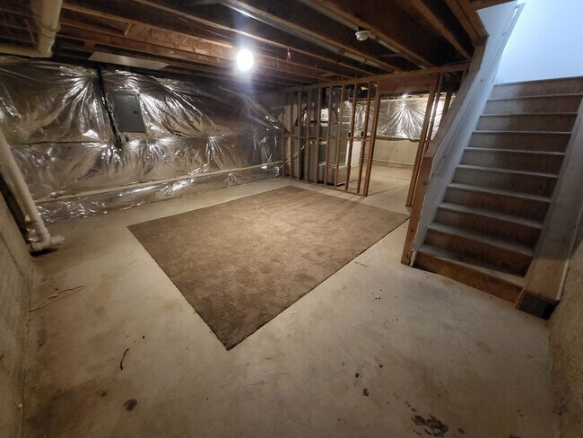 Building Photo - Beautiful modern 3bed/2.5ba townhouse!