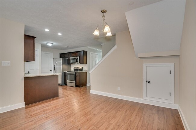Building Photo - 733 Leela Ct