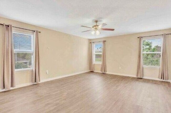 Building Photo - Luxury 2 Story 4 bedroom 3.5 bath Sanford ...