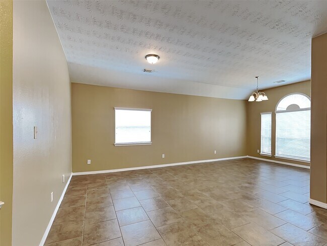 Building Photo - 2315 Perkins Crossing Dr