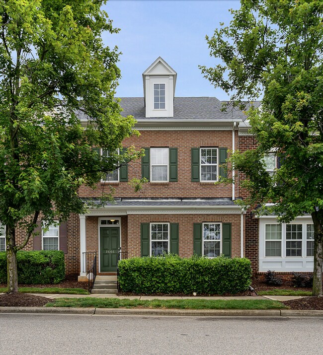 Primary Photo - Charming 3-Bed/3.5 Bath Townhouse with 211...