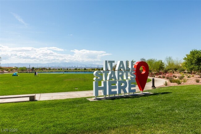 Building Photo - 299 Stradella Pl