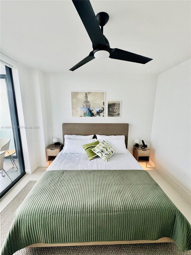 Building Photo - 159 NE 6th St