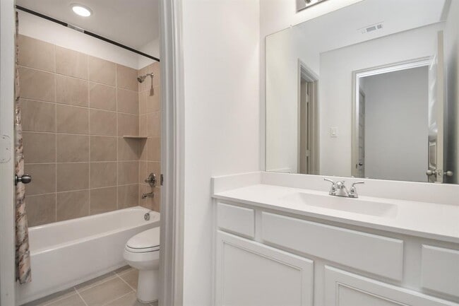 Building Photo - 8726 Marina Alto Ln