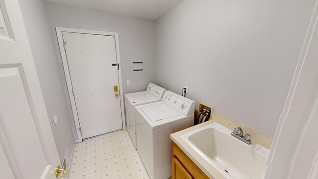 Building Photo - 1829 Michelle Ct