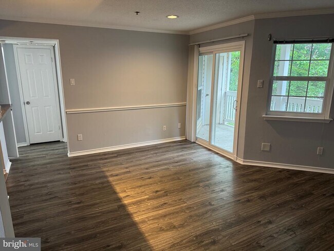 Building Photo - 1504 Lincoln Way