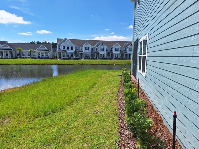 Building Photo - Shearwater Townhome