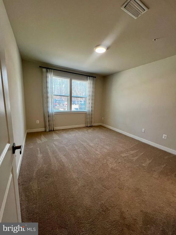 Building Photo - 10421 Resort Road