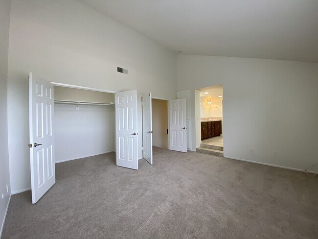 Building Photo - Spacious Home in La Costa with Nice View!!
