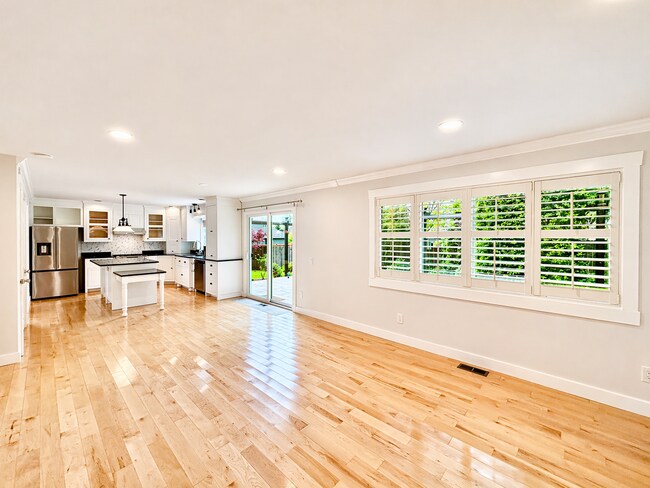 Building Photo - Great SFH for rent in North Rose Hill