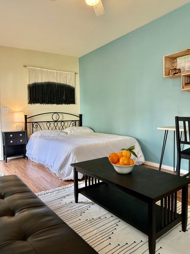 Building Photo - 9730 Regent St