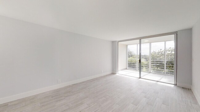 Building Photo - 3980 Oaks Clubhouse Dr