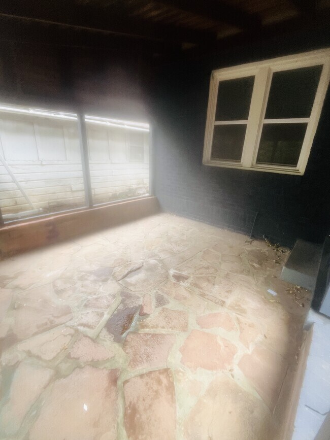 Building Photo - 1829 W Park Pl