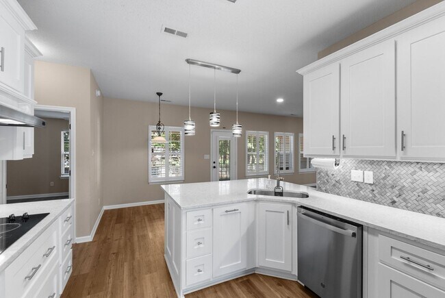 Building Photo - Great Location in the Heart of Madison!