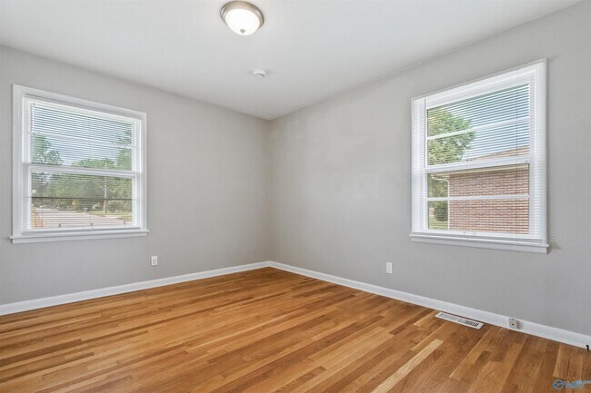 Building Photo - 4301 Richardson Dr NW
