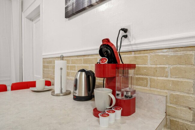 Building Photo - 21 Lord Ave