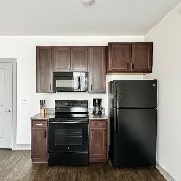 Building Photo - 111 E 4th St