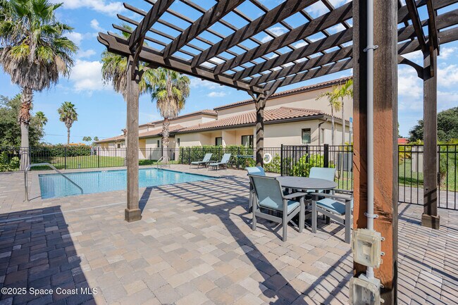 Building Photo - 735 Lanai Cir