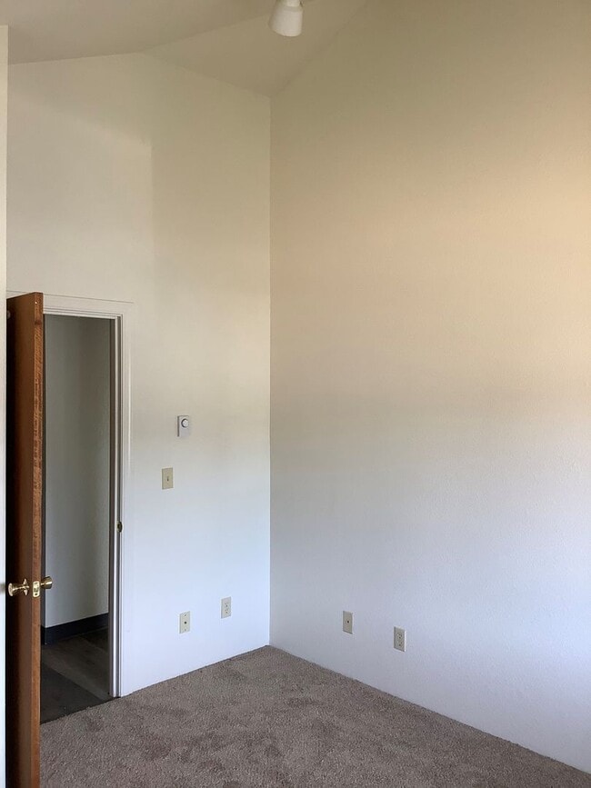 Building Photo - 0402