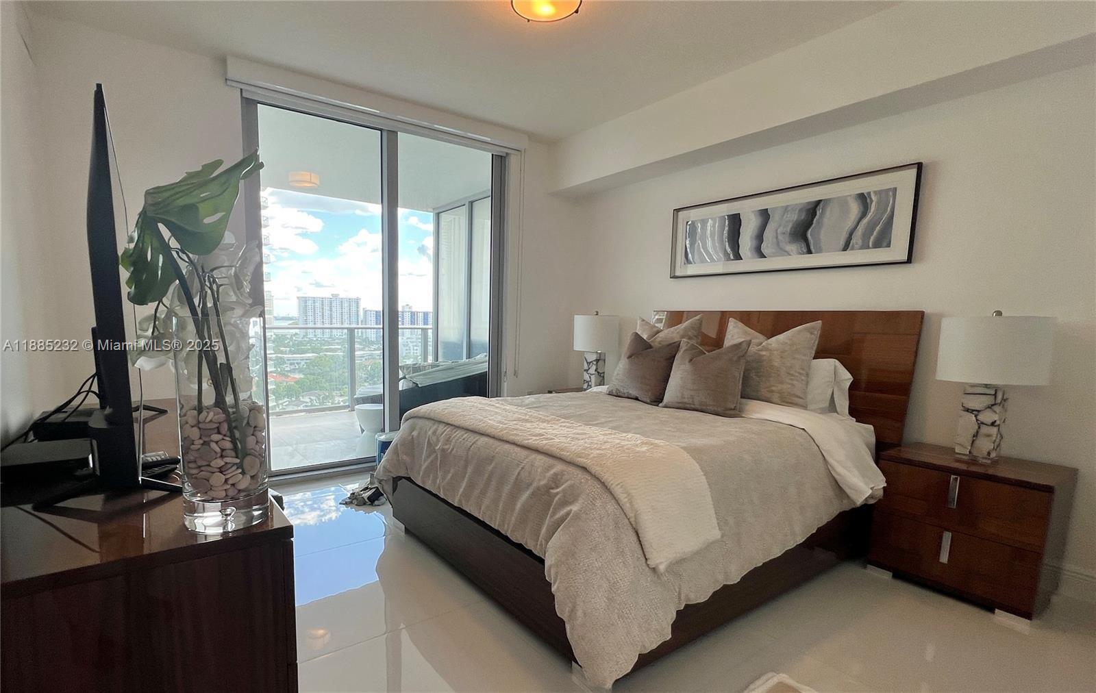 Building Photo - 300 Sunny Isles Blvd