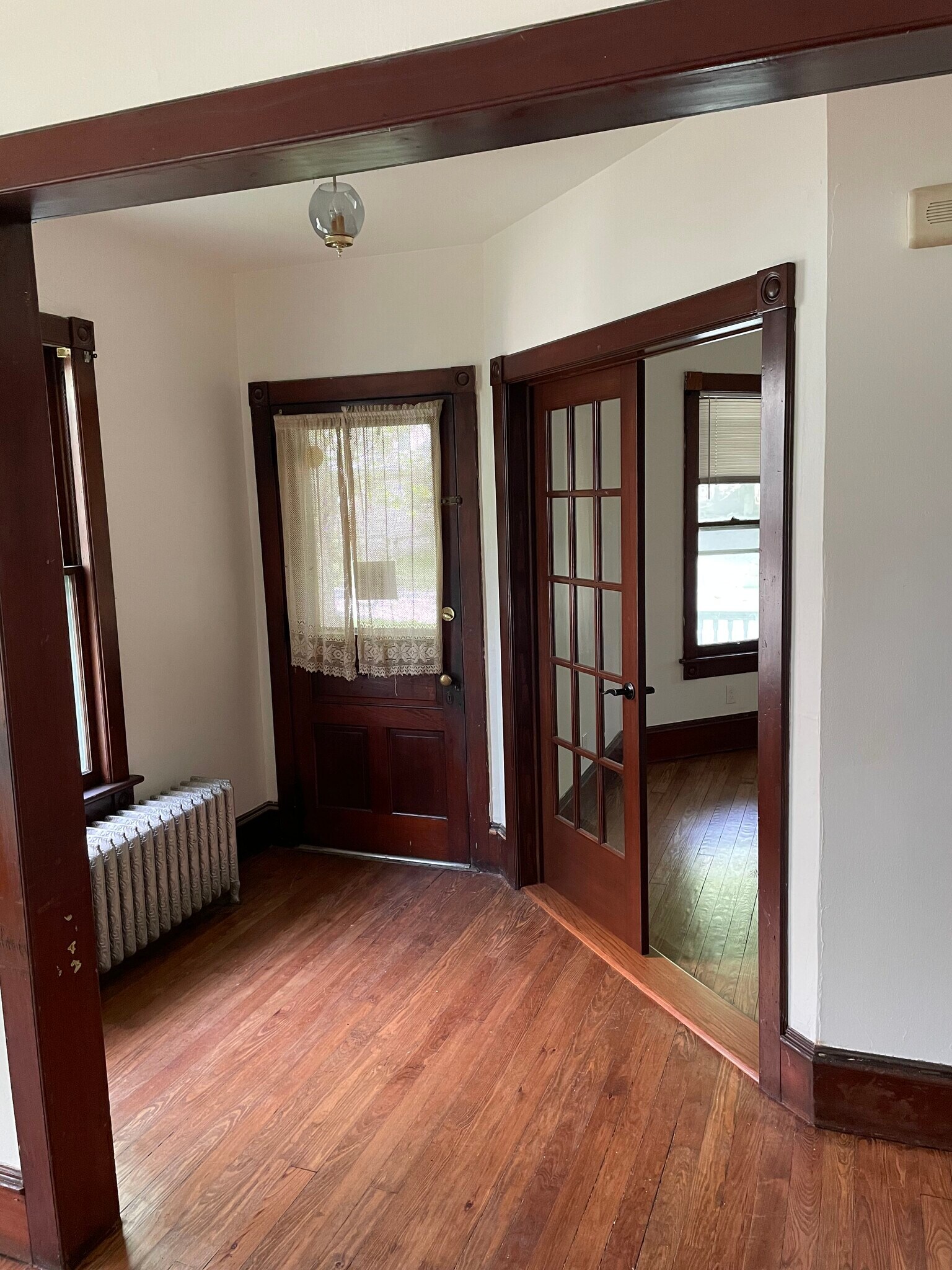 Building Photo - 146 Analomink St