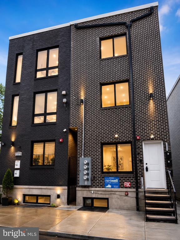 Building Photo - 2209 N 7th St