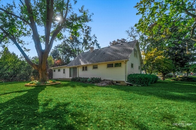 Building Photo - 38W686 Glenview Dr