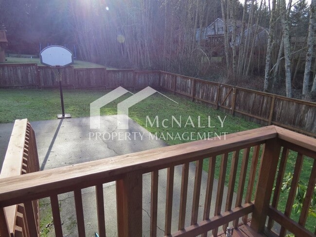 Building Photo - Wonderful 3 Bedroom, 2.5 Bath Home in Gig Harbor