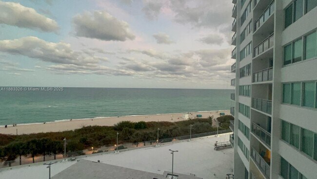 Primary Photo - 7135 Collins Ave