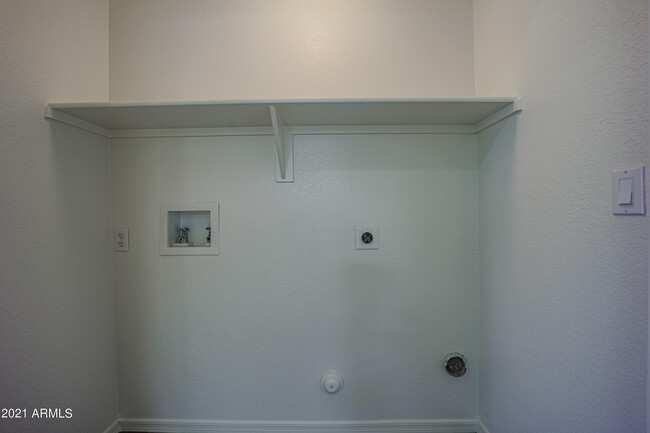 Building Photo - 4807 W Ponderosa Ln