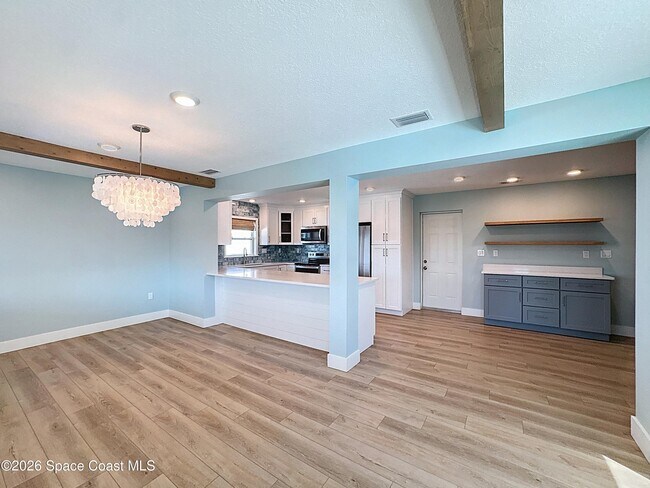 Building Photo - 1707 Shore Dr